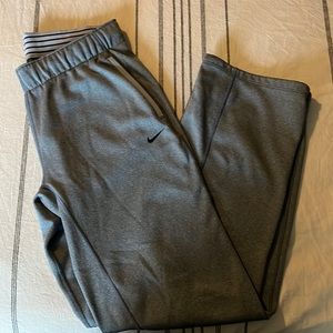 Women’s Nike Sweat Pants 🖤